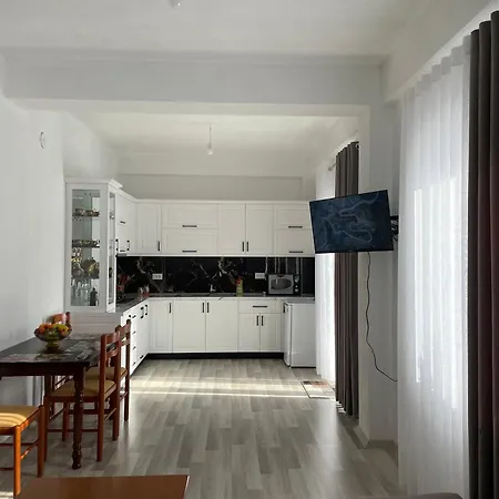 Διαμέρισμα Holiday Apartment *
