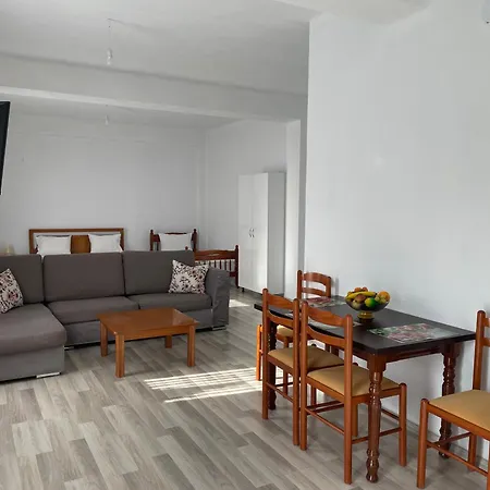 Holiday Apartment Πόγραδετς